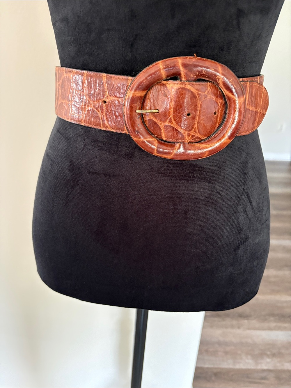 Vintage Wide Croc-Texture Tan Leather Belt with Oval Buckle